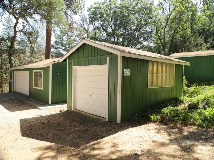 Green Cabin In Midpines Exterior photo